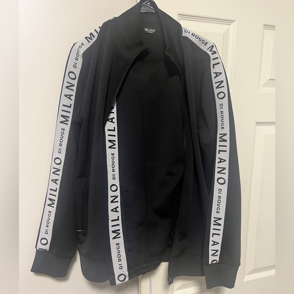 Black medium men’s Milano Di Rouge set. Sweat pants with jacket